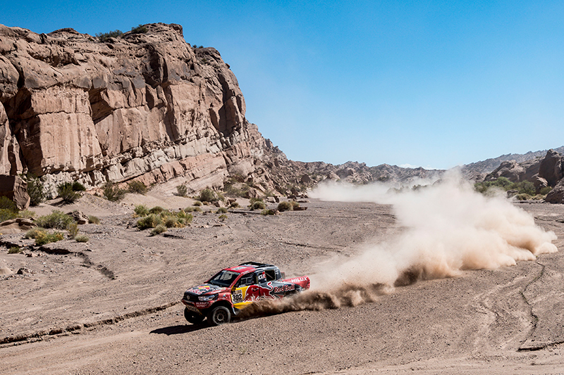 Giniel De Villiers (ZAF) of Toyota Gazoo Racing SA races during stage 10 of Rally Dakar 2017 from Chilecito to San Juan, Argentina on January 12, 2017 // Marcelo Maragni/Red Bull Content Pool // P-20170112-00528 // Usage for editorial use only // Please go to www.redbullcontentpool.com for further information. //
