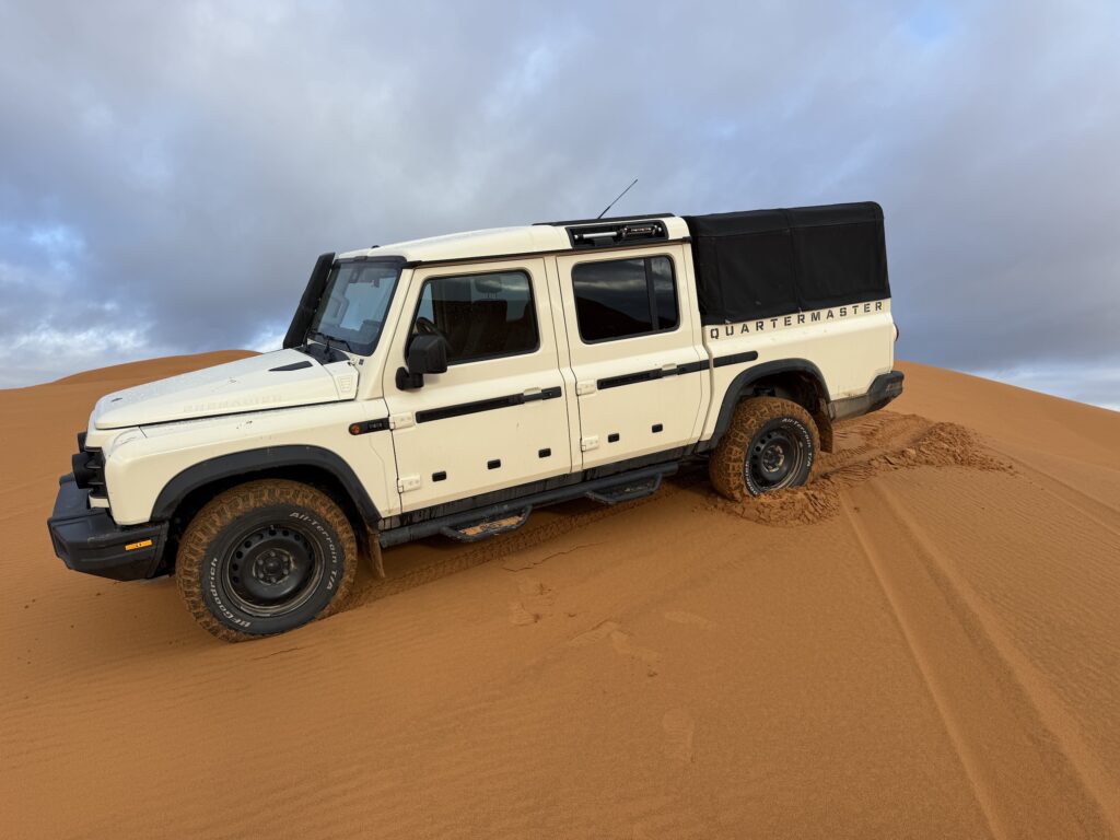 Ineos Grenadier Quartermaster in Sand Dünen Marokko