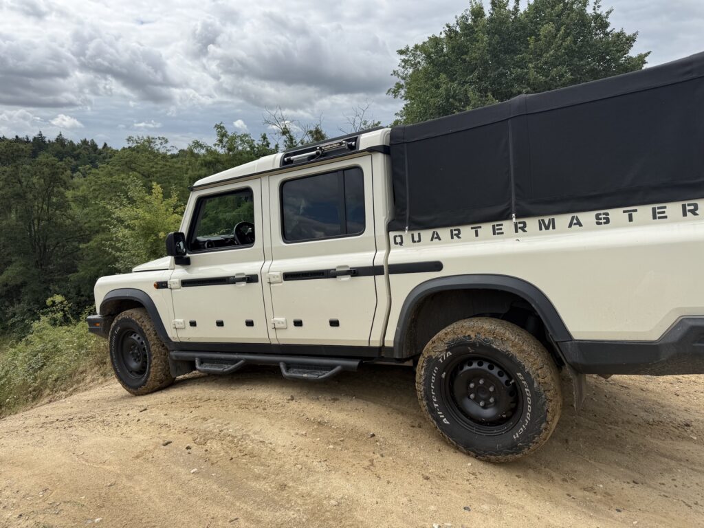 BvZ Offroad Park mit Ineos Grenadier Quartermaster 4x4 Geländewagen